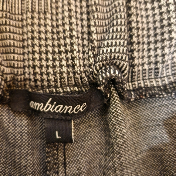 Ambience large black and white patterned paper bag waist pants with cloth belt - Picture 4 of 4